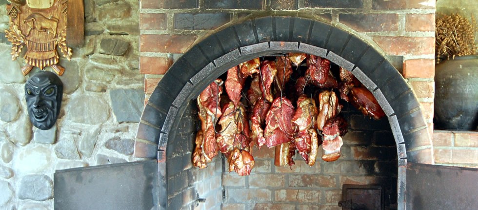 instalație și procedeu de conservare a preparatelor din carne, moștenite din vremea ocupației austro-ungare în Bucovina